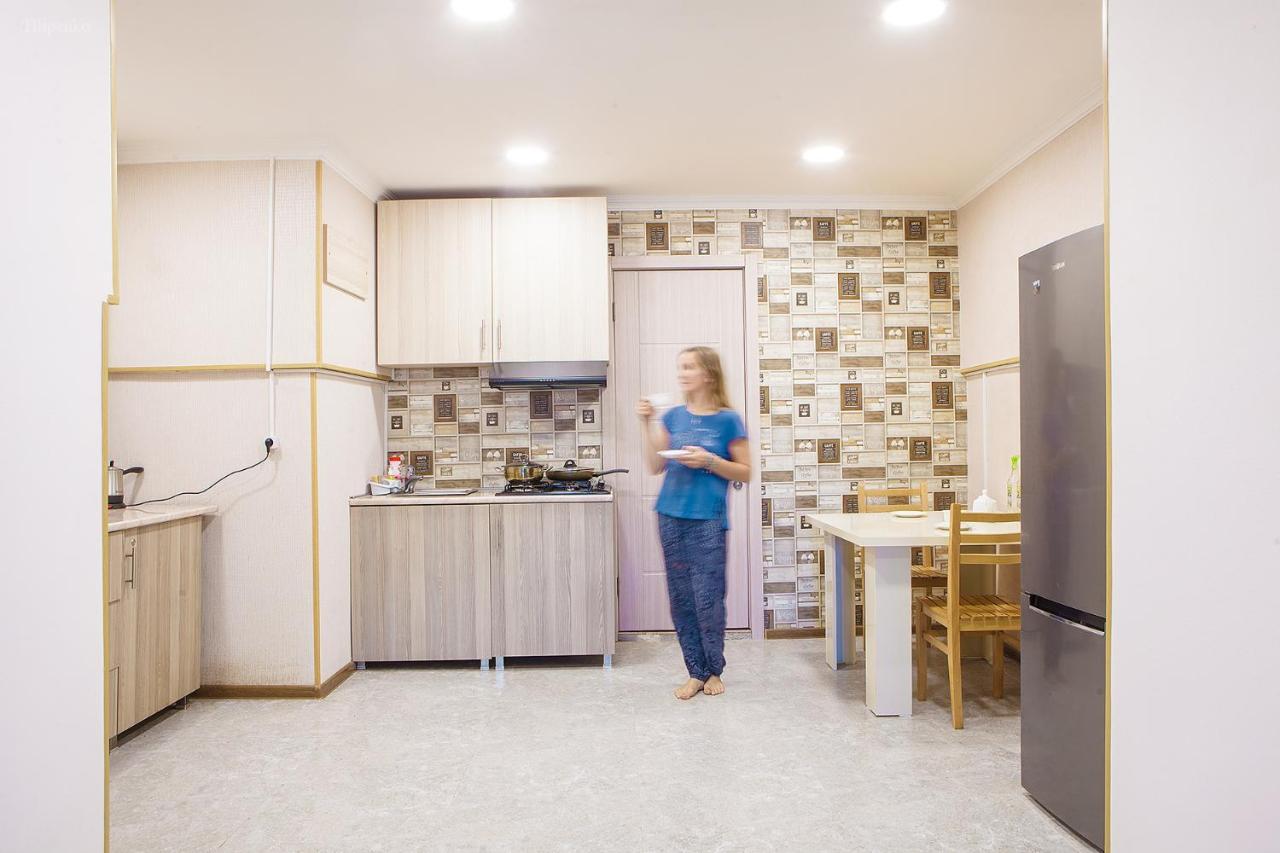Blossom Hostel Updated ! Обновлено !!! City Center! Perfect Order!!! Snow-White Bed Linen!!! Идеальный Порядок!!! Белоснежное Постельное Белье!!! Центр Города !!! Tiflis Exterior foto